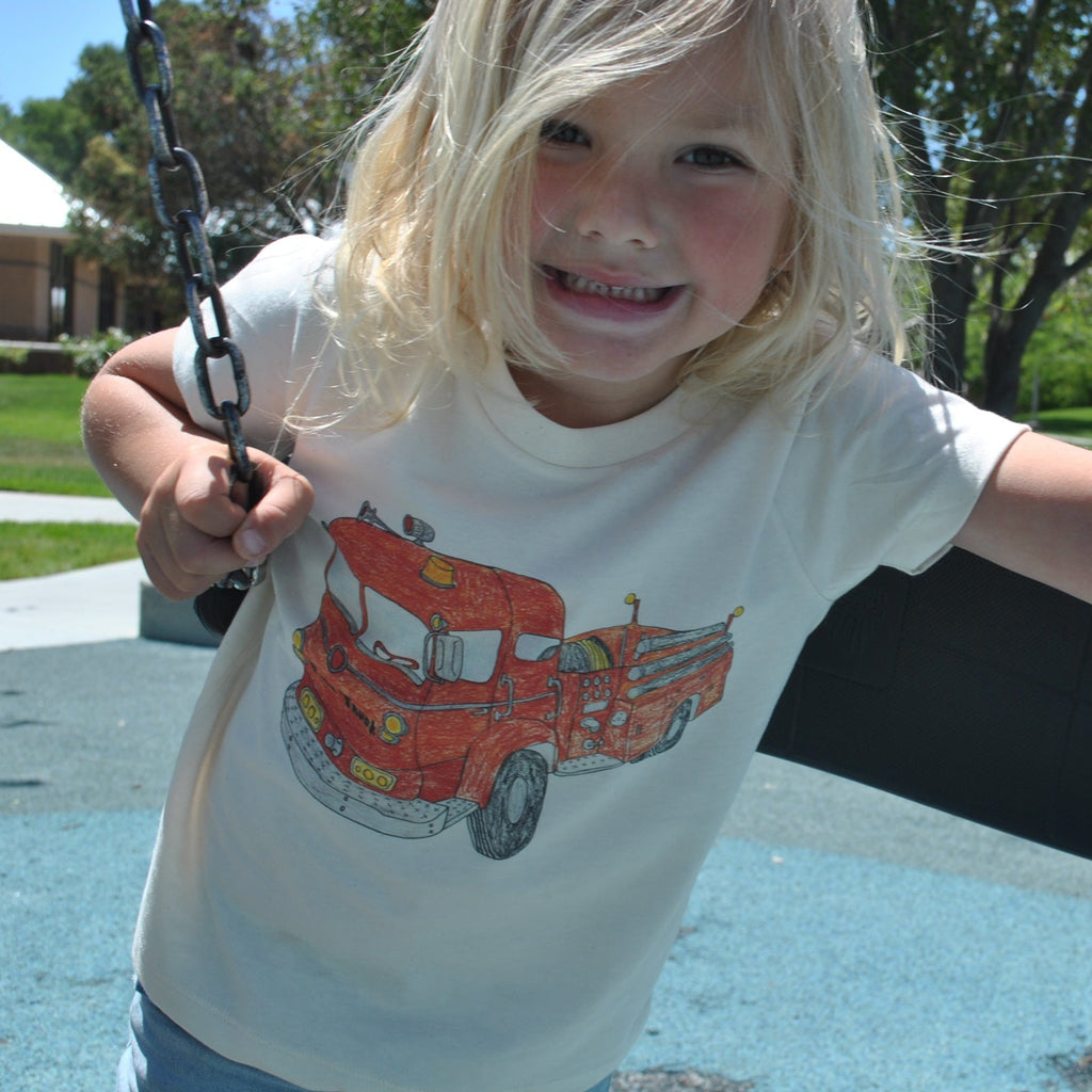 Short/Long-sleeved t-shirt- fire truck*