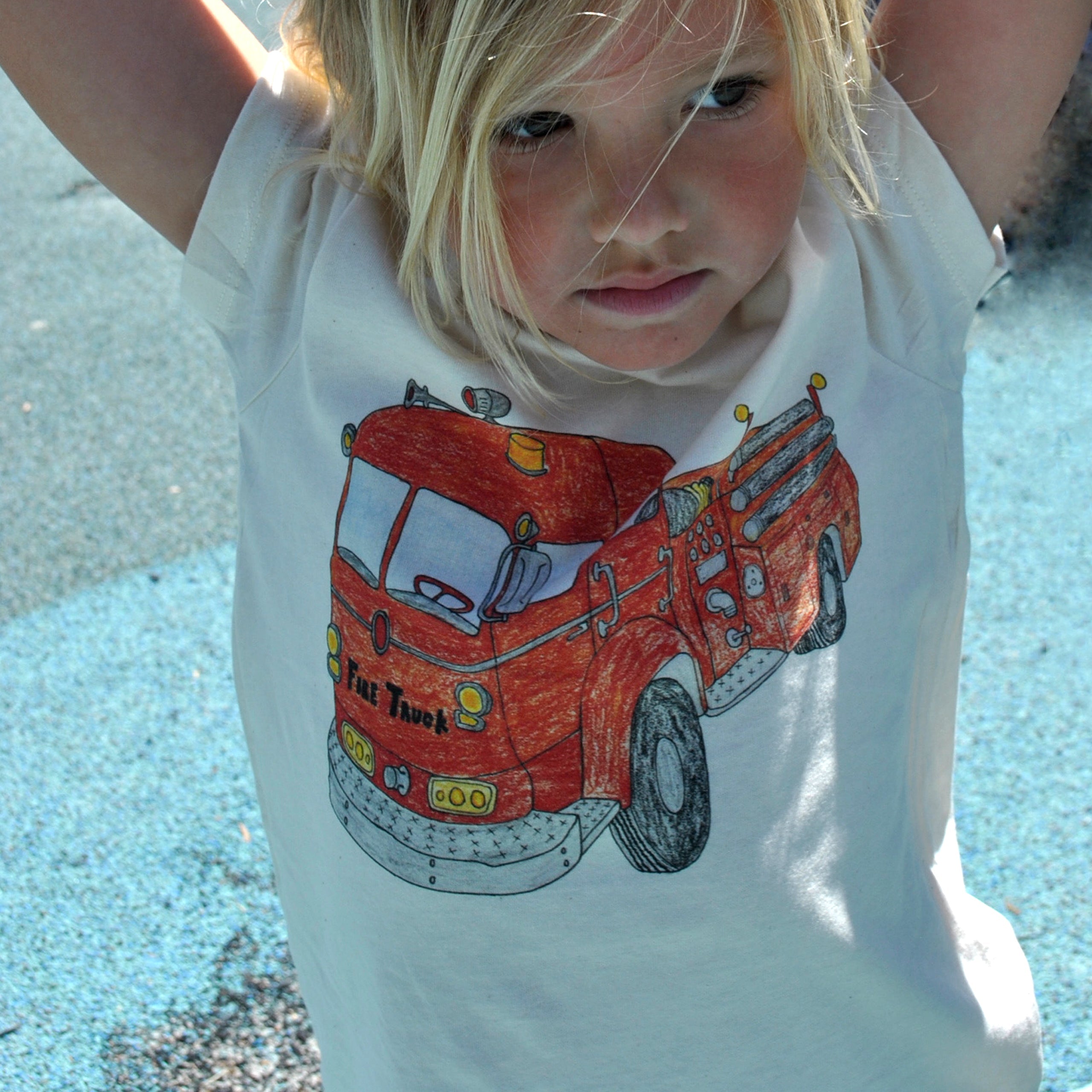 Short/Long-sleeved t-shirt- fire truck*