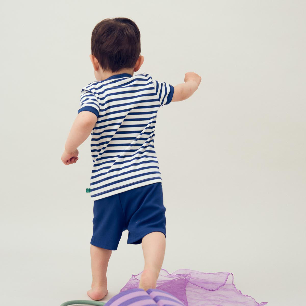 Short-sleeved t-shirt- starfish pirate appliqué