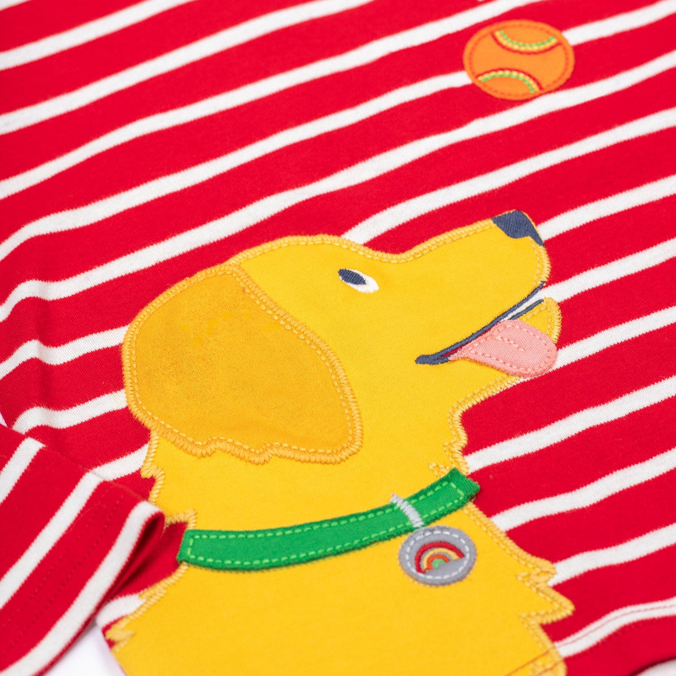 Long-sleeved t-shirt- red stripe/dog appliqué