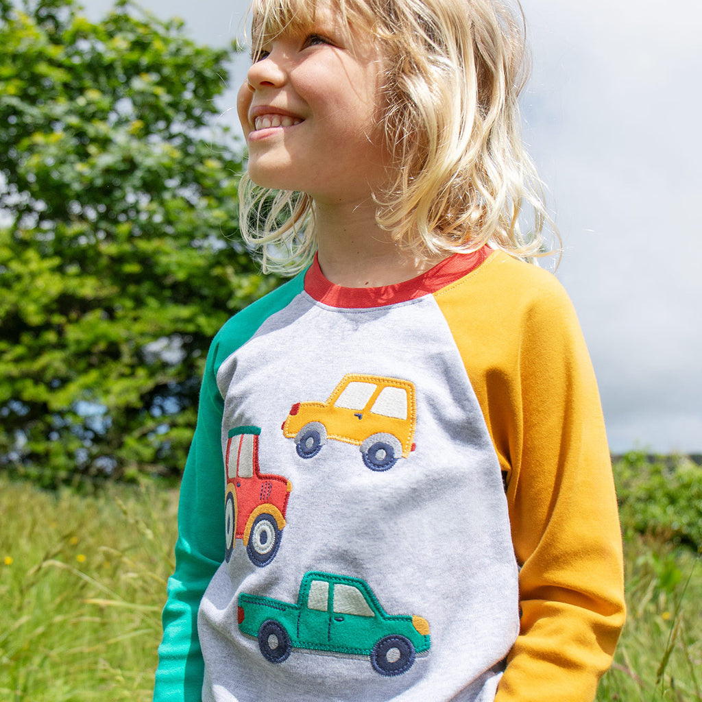 Long-sleeved raglan t-shirt- vehicles appliqué