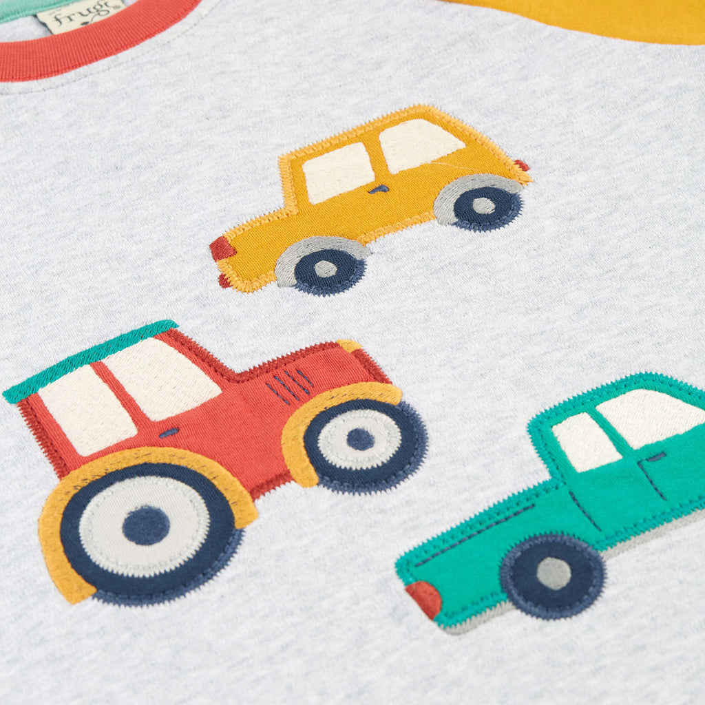 Long-sleeved raglan t-shirt- vehicles appliqué
