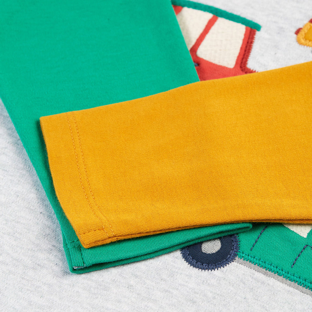 Long-sleeved raglan t-shirt- vehicles appliqué