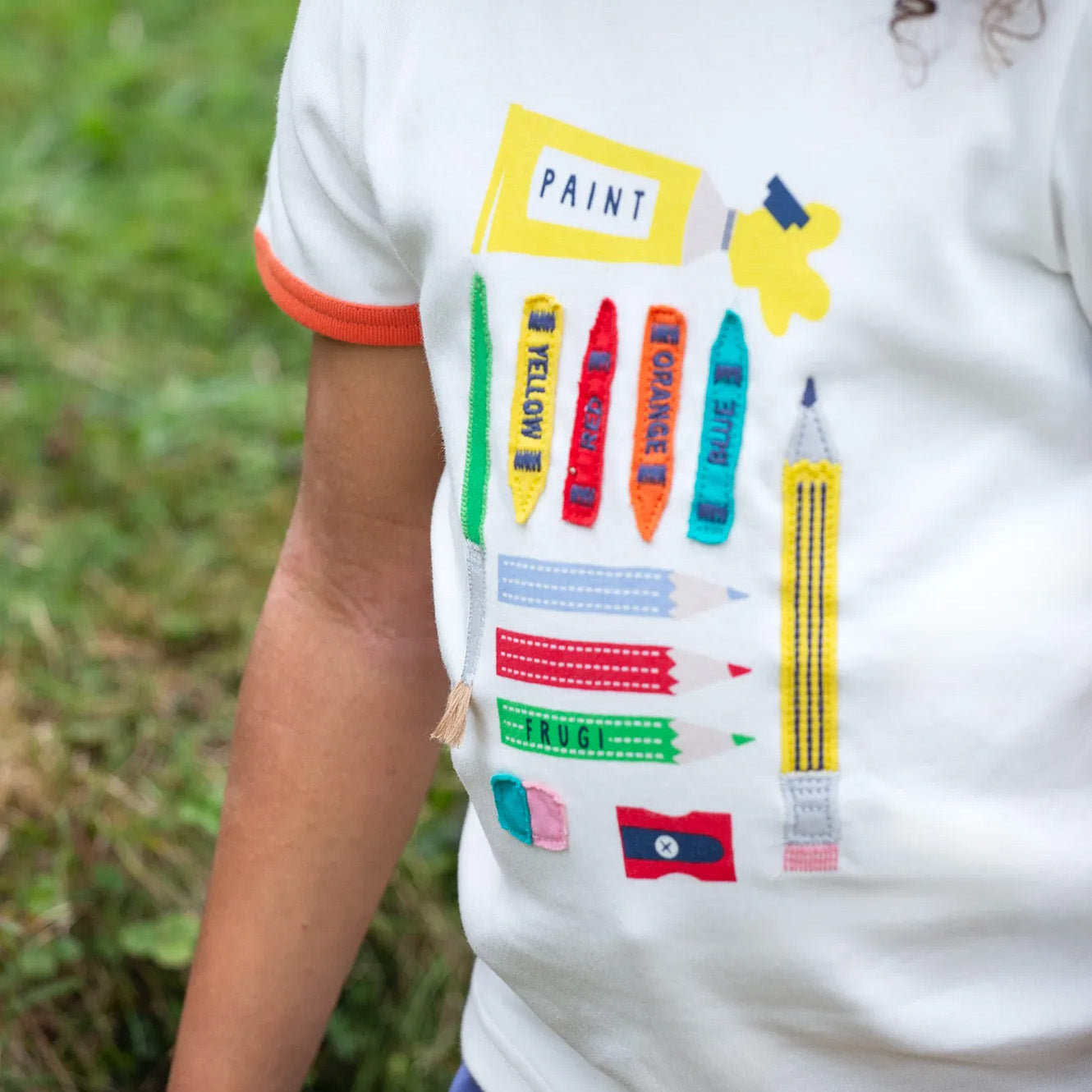 Short-sleeved t-shirt- art supplies