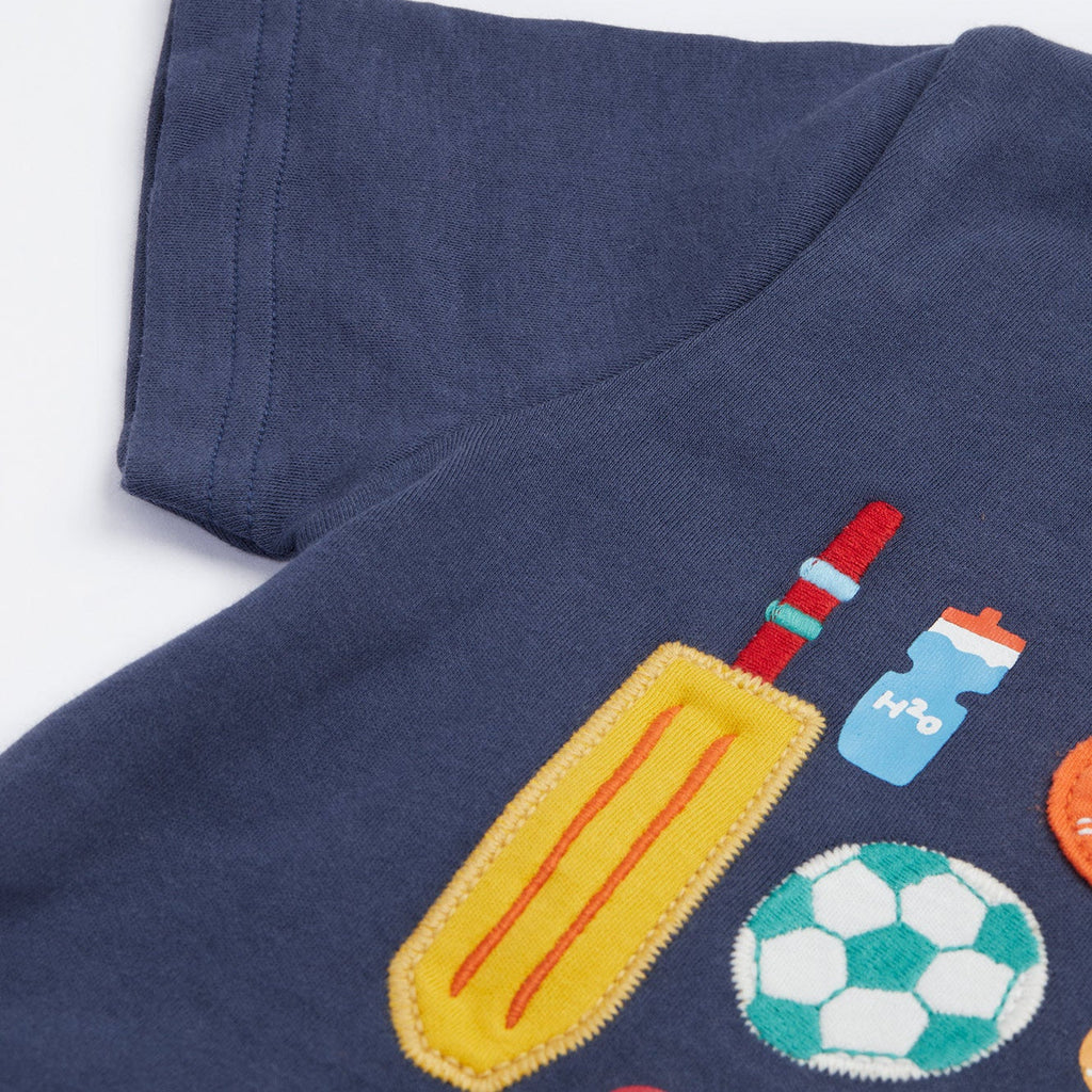 Short-sleeved t-shirt- sports appliqué