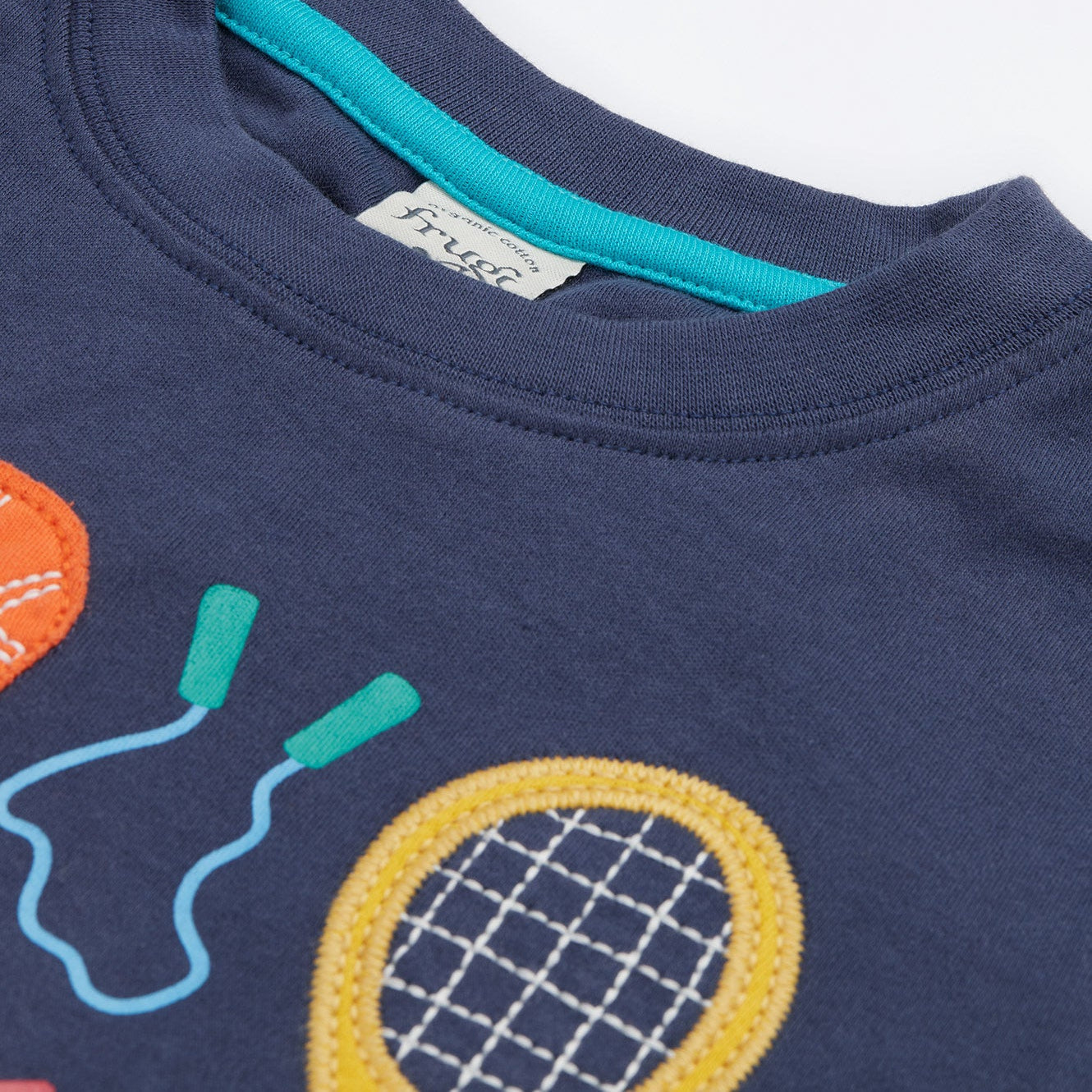 Short-sleeved t-shirt- sports appliqué