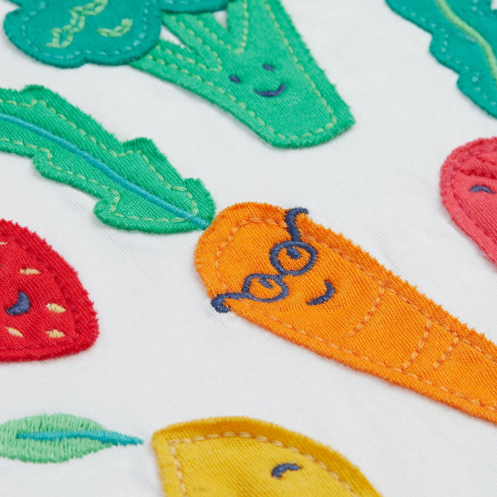 Short-sleeved raglan t-shirt- vegetable pals appliqué