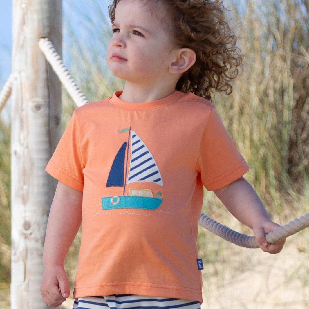Short-sleeved t-shirt- sailing snail appliqué