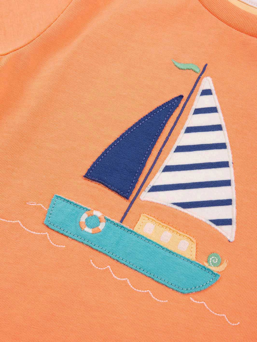 Short-sleeved t-shirt- sailing snail appliqué