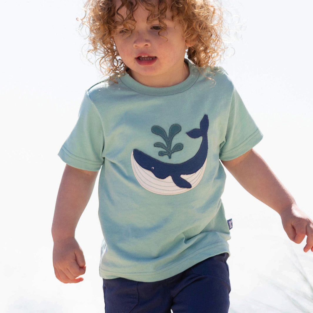 Short-sleeved t-shirt- whale appliqué