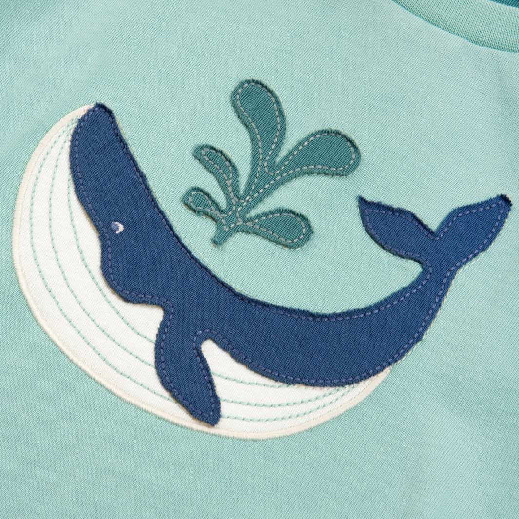 Short-sleeved t-shirt- whale appliqué