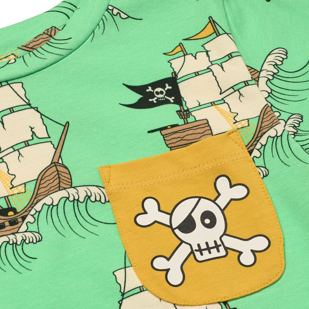 Short sleeved t-shirt- pirate ships, minty green