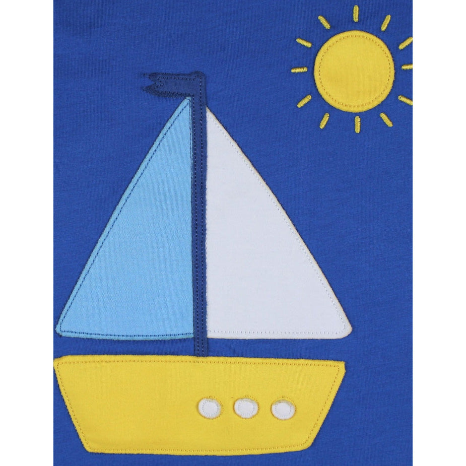 Short-sleeved t-shirt- sailboat appliqué