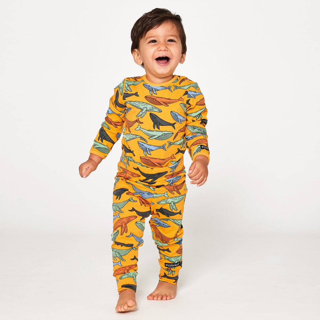 Long-sleeved t-shirt- whales, turmeric