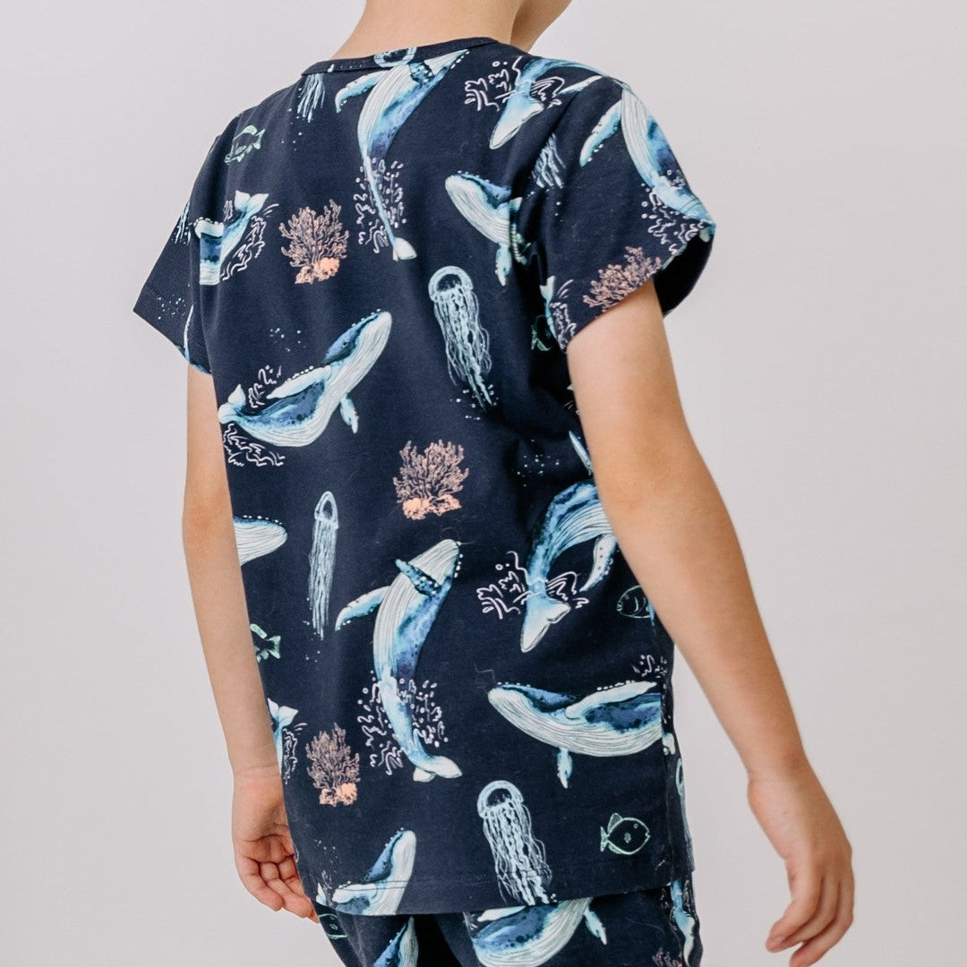Short-sleeved t-shirt- whales & jellyfish
