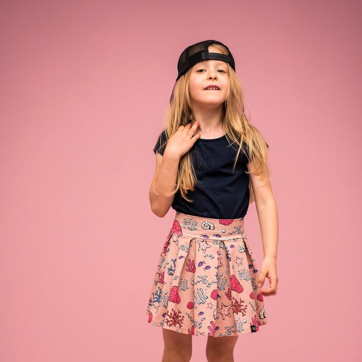T-shirt- navy blue: Size 5-6Y